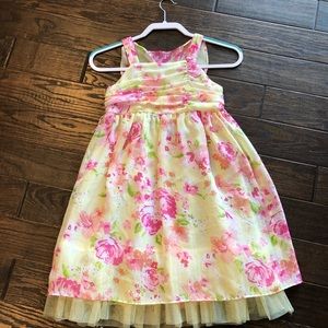 Girls flowery dress